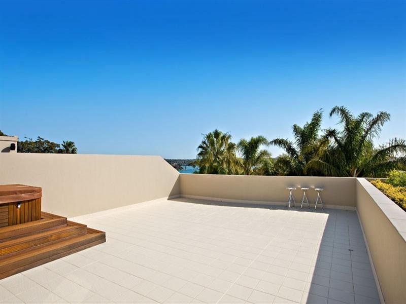 6/13 Murralin Lane “Palazzo”, Sylvania NSW 2224