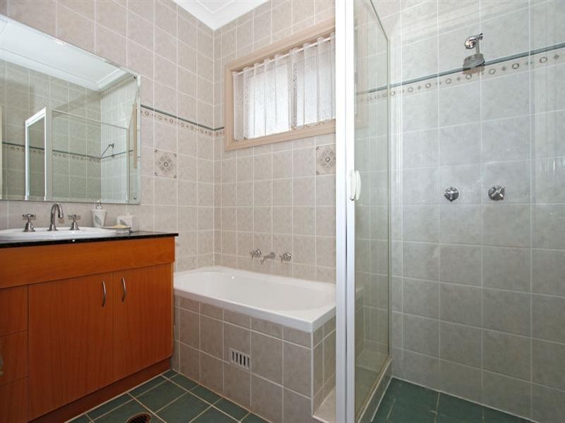 9 Canberra Road, Sylvania NSW 2224