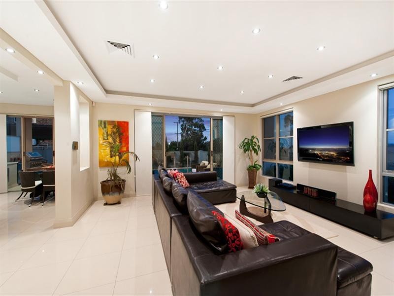 1 Crystal Street, Sylvania NSW 2224