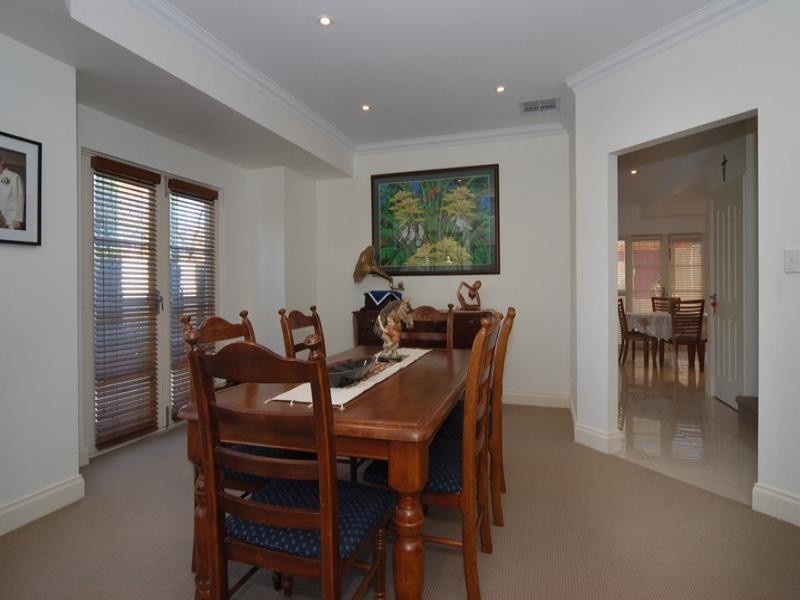 18 Rhyl Avenue, Wayville SA 5034