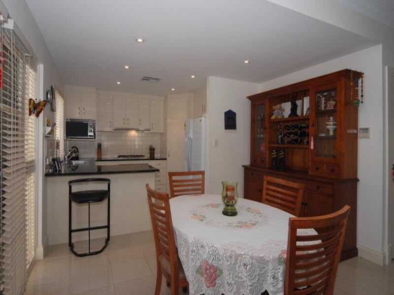 18 Rhyl Avenue, Wayville SA 5034