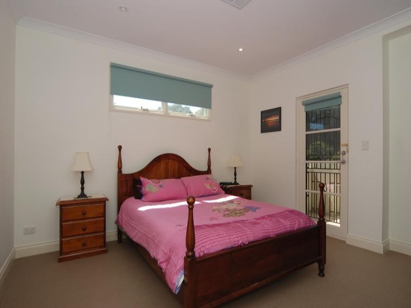 18 Rhyl Avenue, Wayville SA 5034