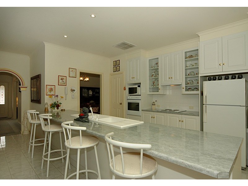 8 Kristen Court, Coromandel Valley SA 5051