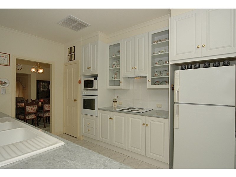 8 Kristen Court, Coromandel Valley SA 5051