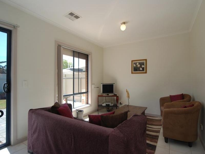 2A Bridgeford Street, Greenacres SA 5086