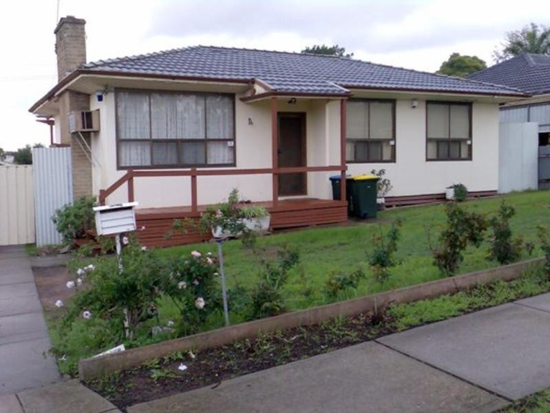 24 Melrose Avenue, Clearview SA 5085