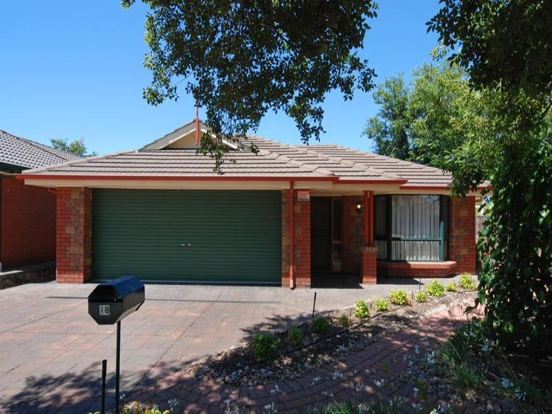 18 Hampton Drive, Oakden SA 5086