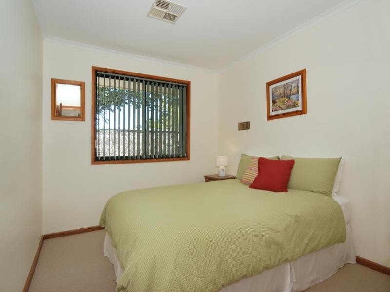 18 Hampton Drive, Oakden SA 5086