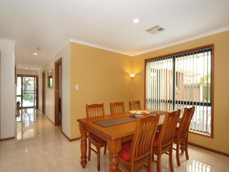 18 Hampton Drive, Oakden SA 5086