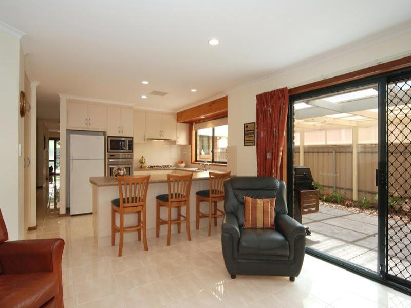 18 Hampton Drive, Oakden SA 5086