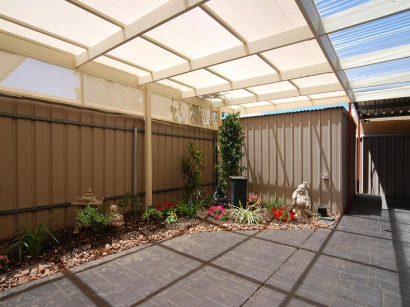 18 Hampton Drive, Oakden SA 5086