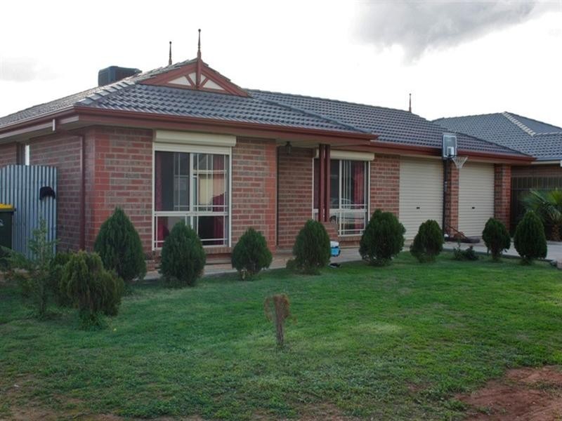 24 Pyrus Cressent, Andrews Farm SA 5114