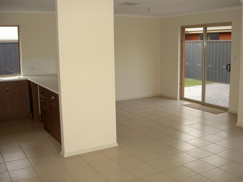 3 Vista Avenue, Valley View SA 5093