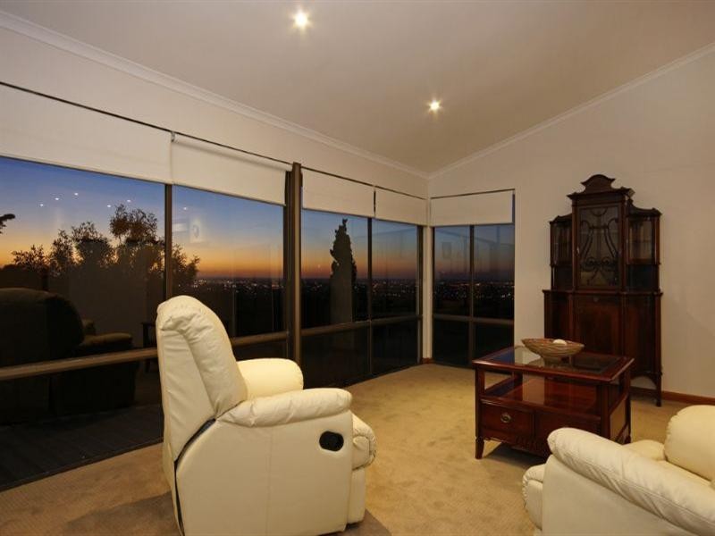 17 Gandys Gully Road, Stonyfell SA 5066