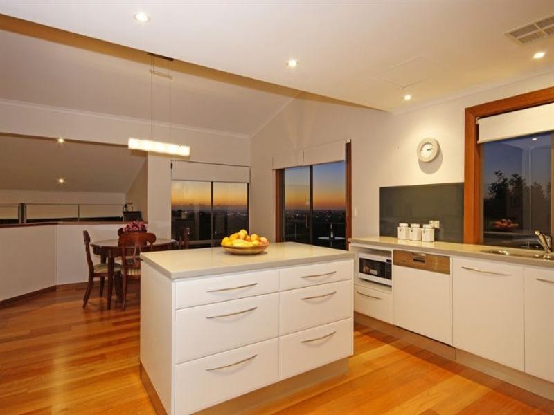 17 Gandys Gully Road, Stonyfell SA 5066