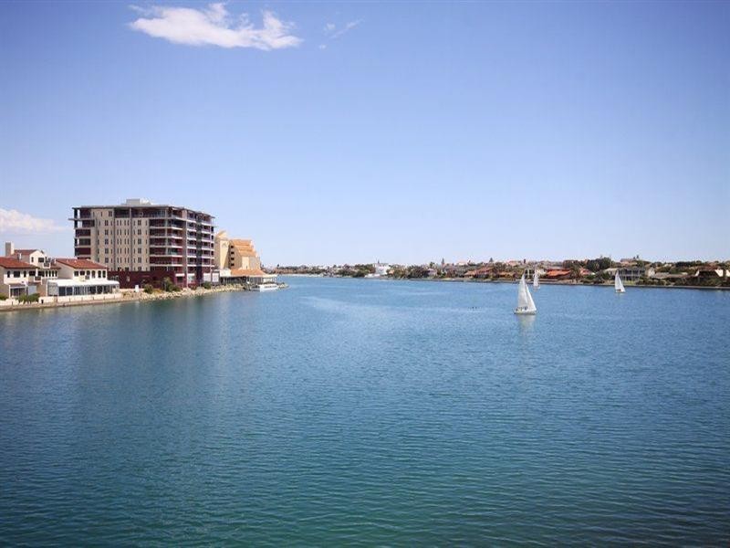 2-24 Martin Court, West Lakes SA 5021