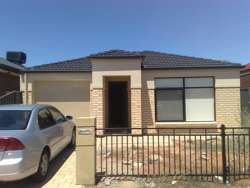 7 Lonsdale Crescent, Andrews Farm SA 5114