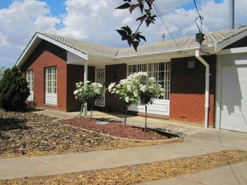 13 Seaview Road, Para Hills SA 5096