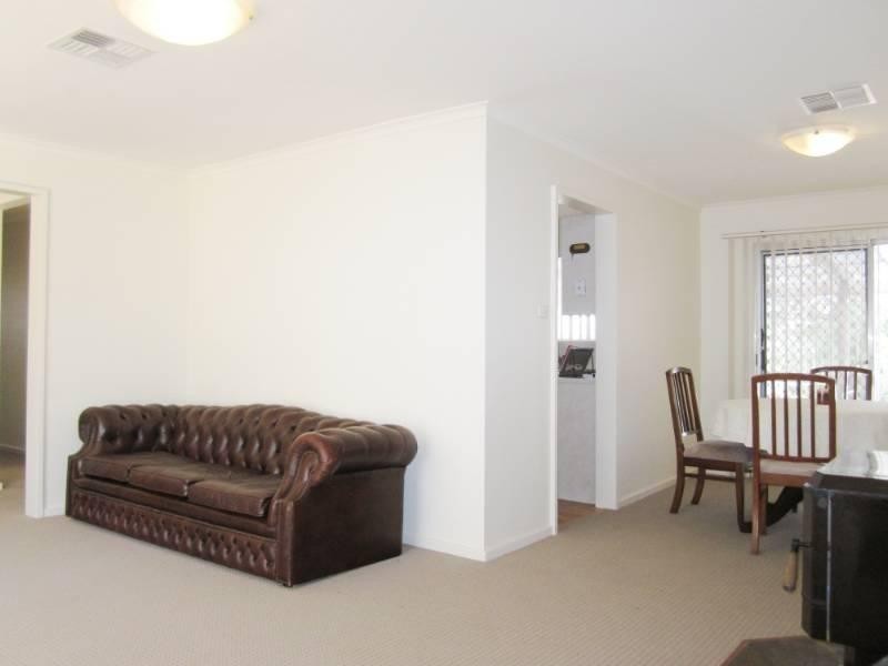 13 Seaview Road, Para Hills SA 5096