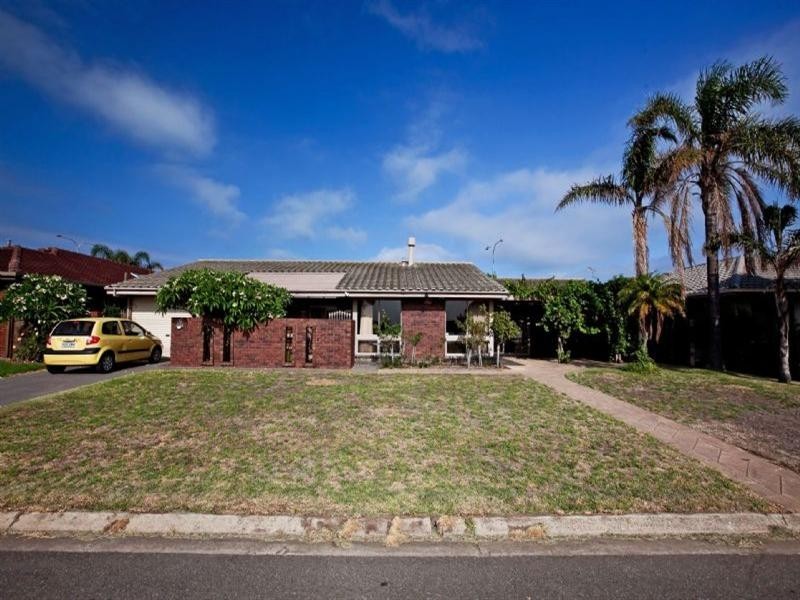 17 Lakeside Court, Tennyson SA 5022