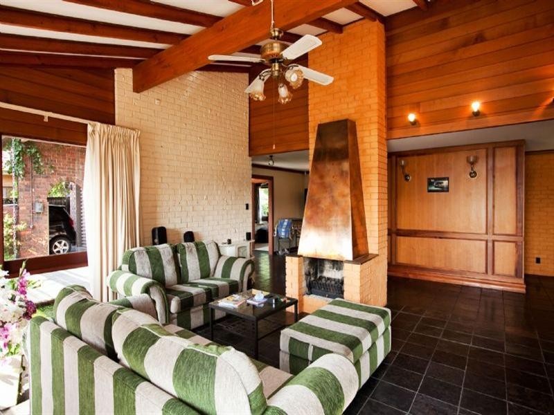 17 Lakeside Court, Tennyson SA 5022