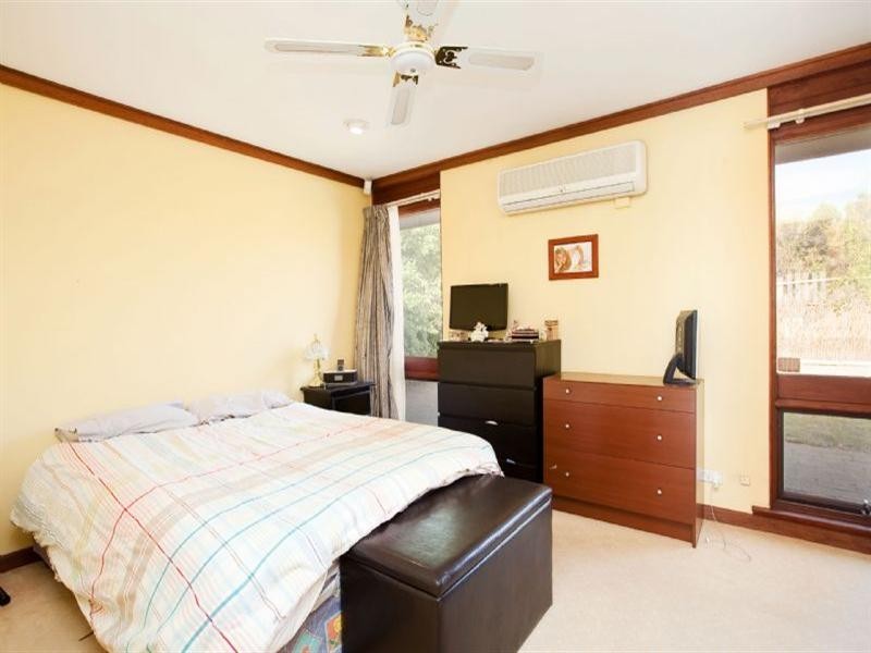 17 Lakeside Court, Tennyson SA 5022