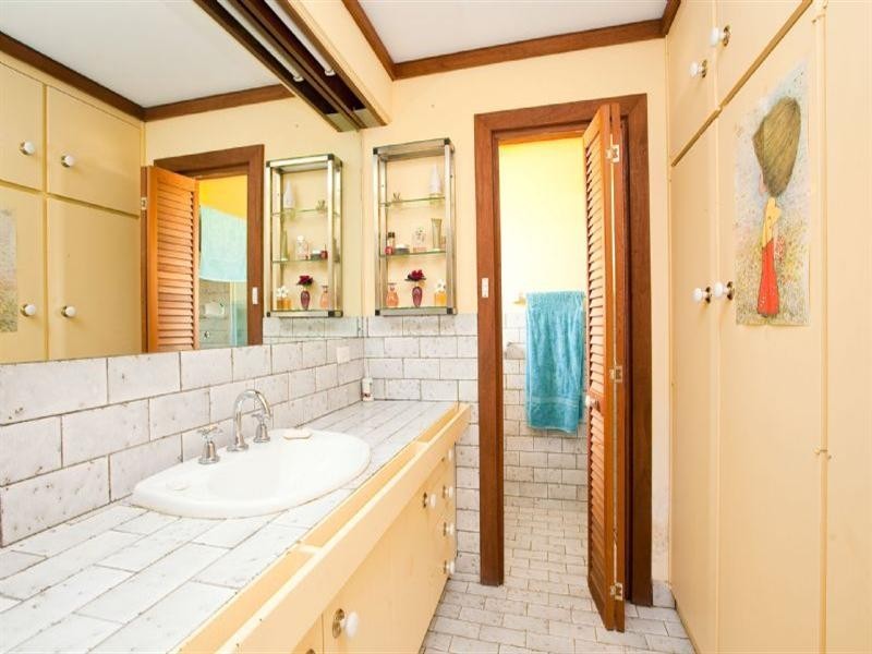 17 Lakeside Court, Tennyson SA 5022