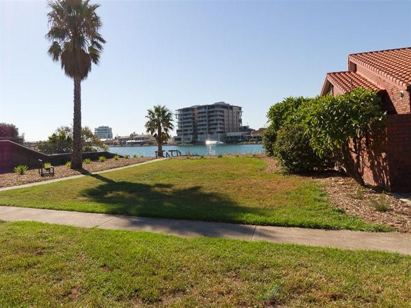 22 Sunlake Place, Tennyson SA 5022