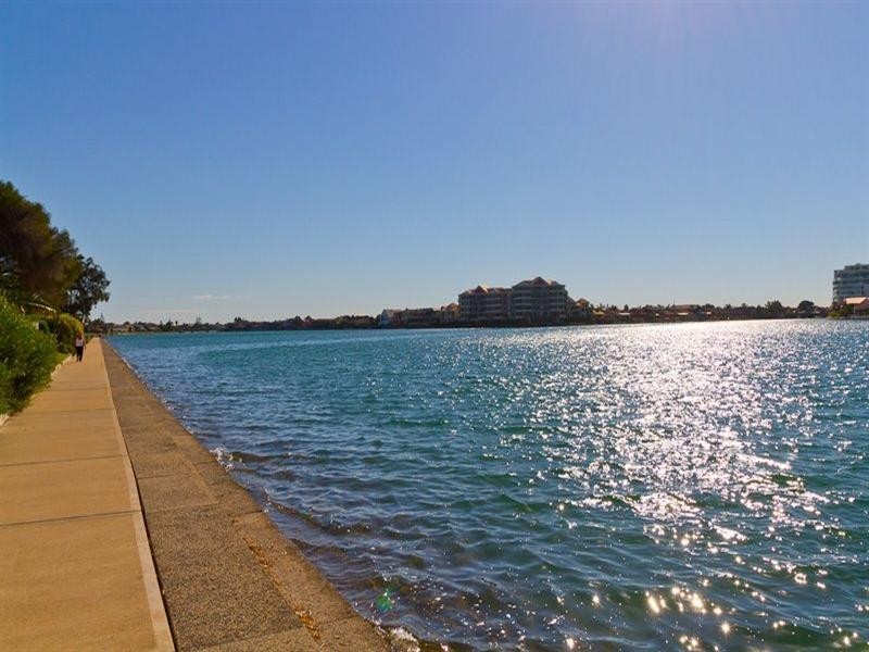 22 Sunlake Place, Tennyson SA 5022