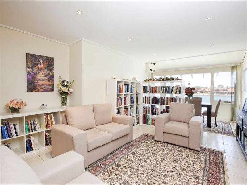 11-80 Military Road, Tennyson SA 5022