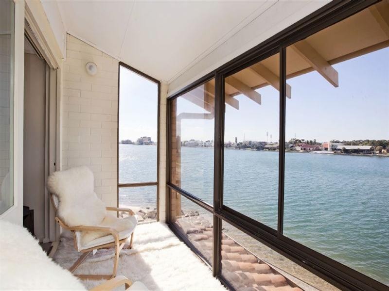 11-80 Military Road, Tennyson SA 5022