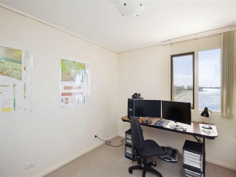 11-80 Military Road, Tennyson SA 5022