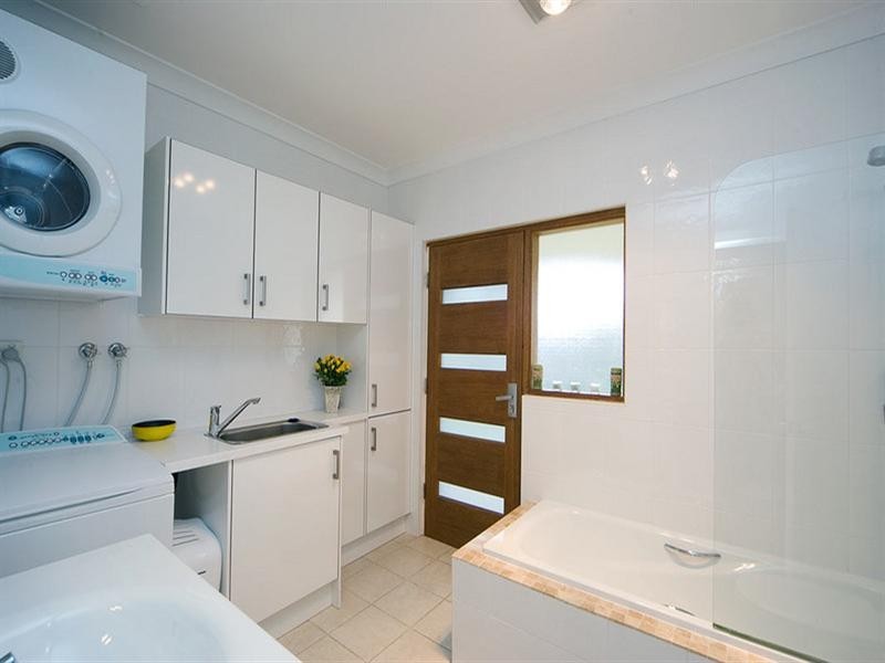 10 Winston Crescent, West Beach SA 5024