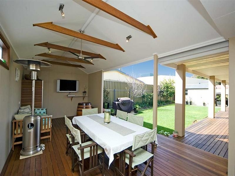 10 Winston Crescent, West Beach SA 5024