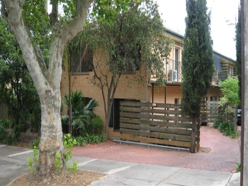 1/24A Fifth Avenune, St Peters SA 5069