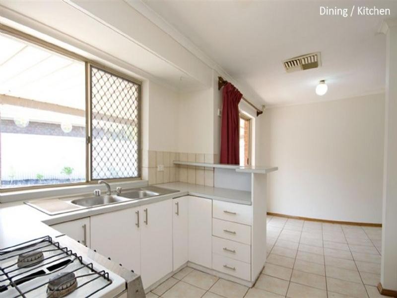 2/1 Wingate Crescent, Parafield Gardens SA 5107