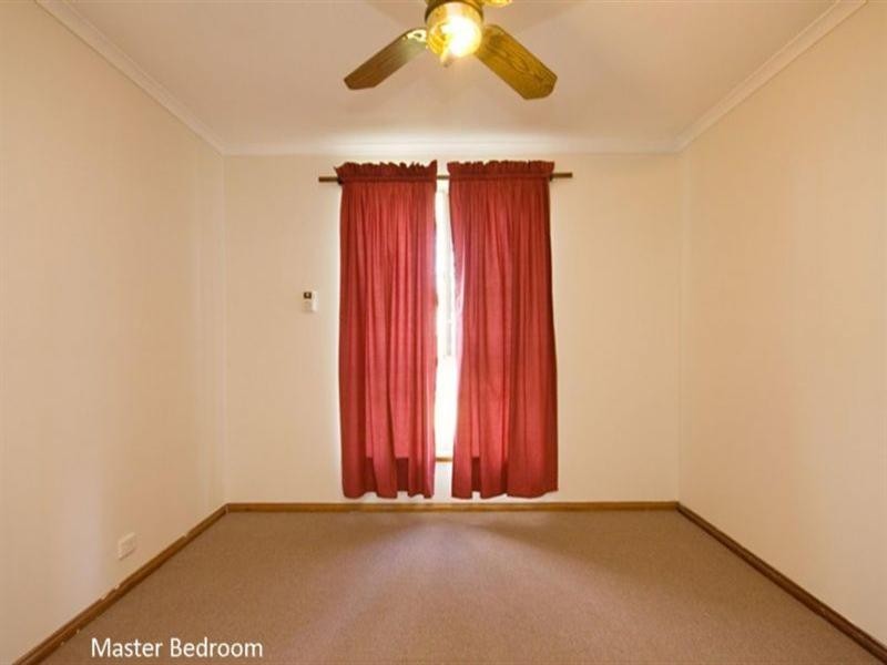 2/1 Wingate Crescent, Parafield Gardens SA 5107