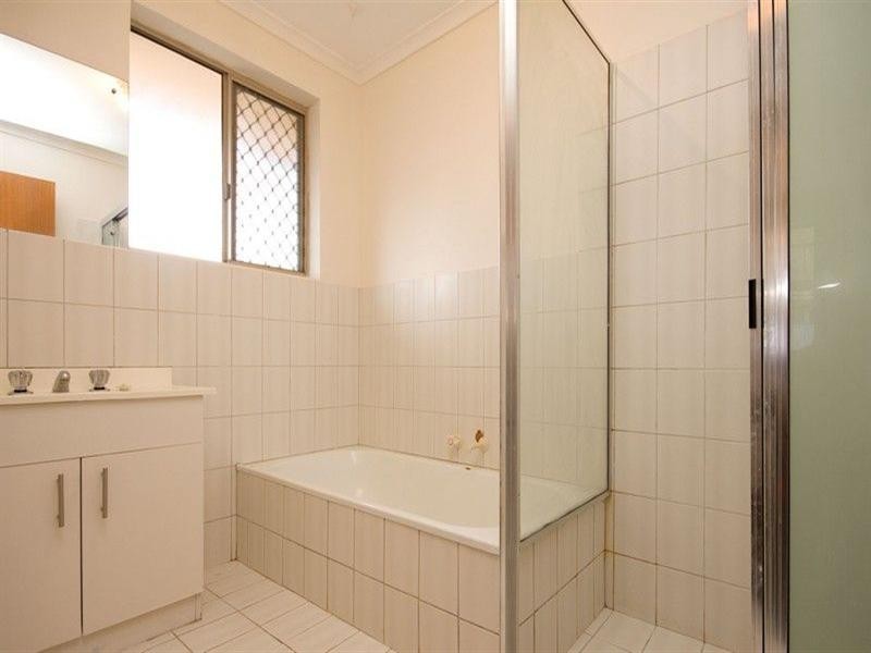 2/1 Wingate Crescent, Parafield Gardens SA 5107