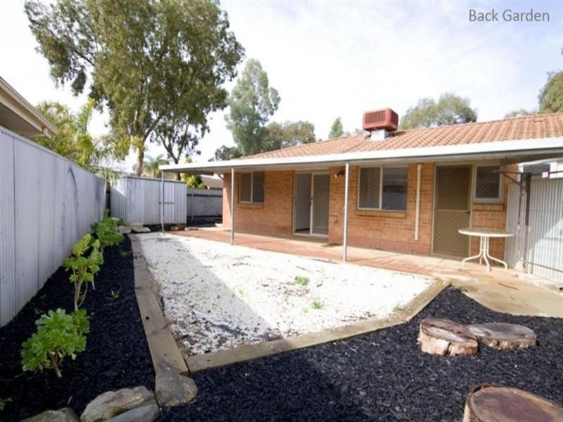 2/1 Wingate Crescent, Parafield Gardens SA 5107