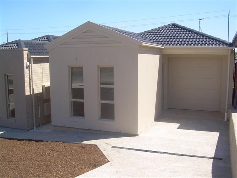 24 Melrose Avenue, Clearview SA 5085