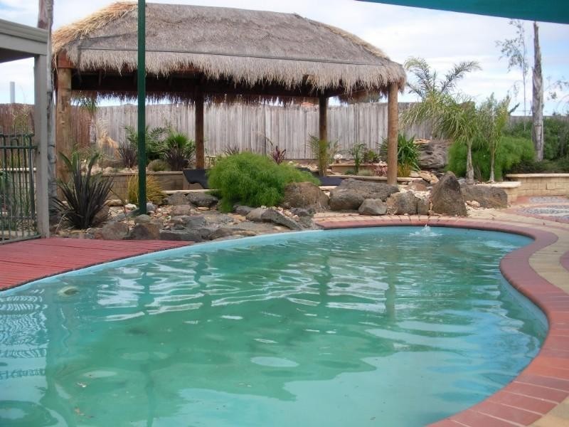 30 Darlington Grove, Sydenham VIC 3037