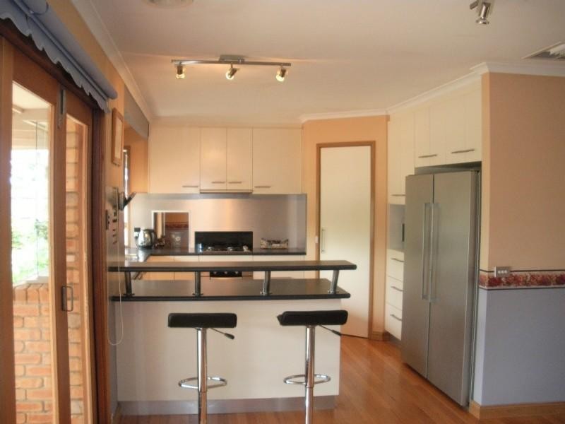 30 Darlington Grove, Sydenham VIC 3037