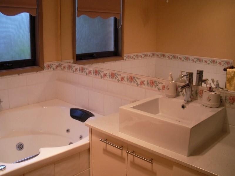 30 Darlington Grove, Sydenham VIC 3037