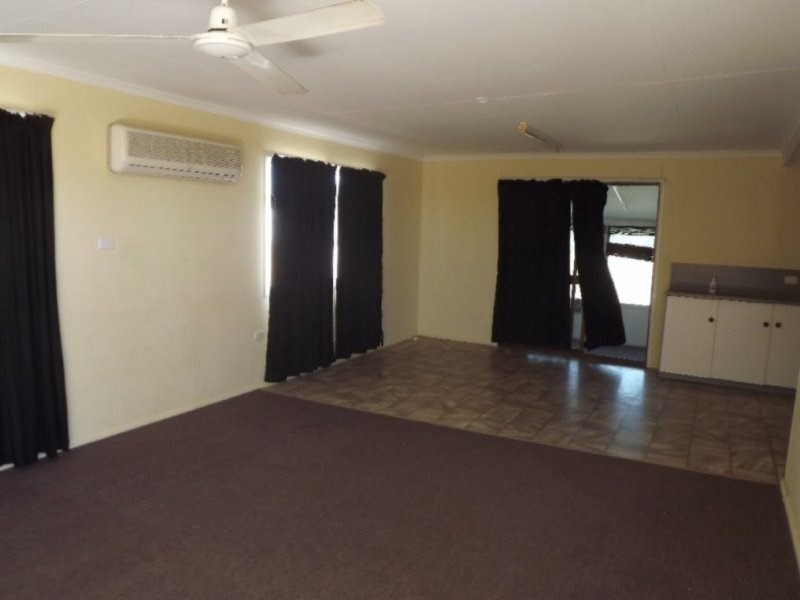 7-9 Beaconsfield Street, Hughenden QLD 4821