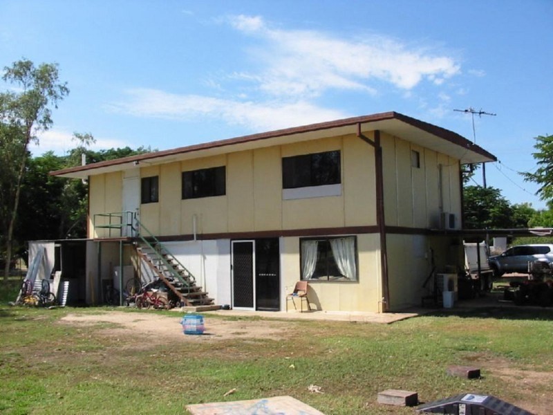 3 HAMMOND, Hughenden QLD 4821