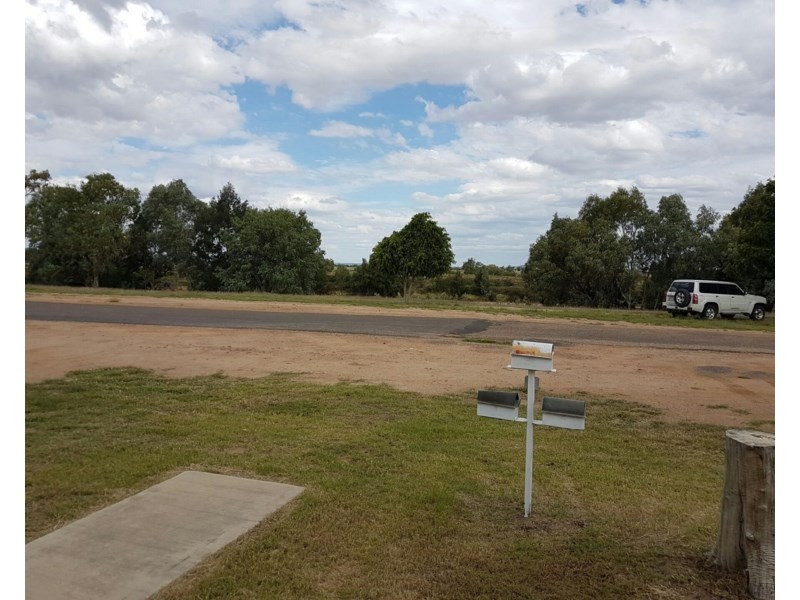 37 Little Avenue, Hughenden QLD 4821