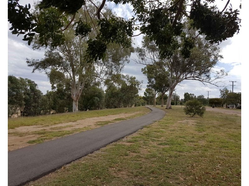 37 Little Avenue, Hughenden QLD 4821