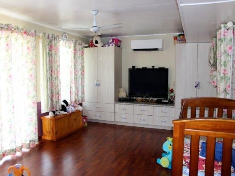 49-51 Little Avenue, Hughenden QLD 4821