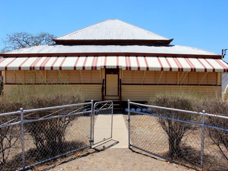 11 McLaren Street, Hughenden QLD 4821