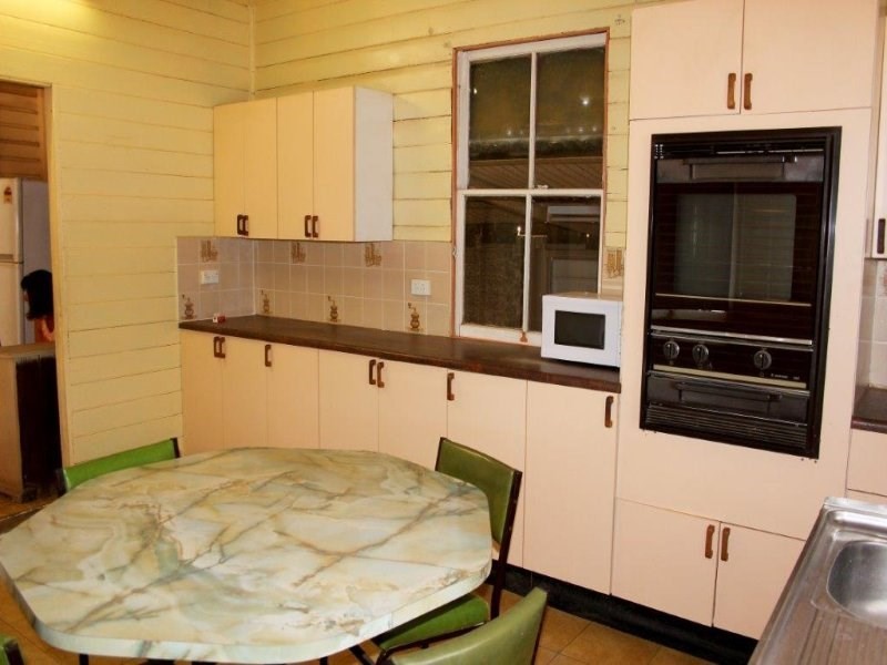 11 McLaren Street, Hughenden QLD 4821